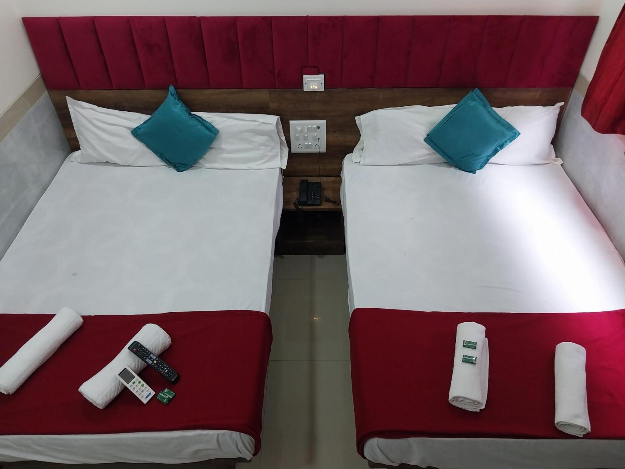 Hotel New Balaji Residency مومباي المظهر الخارجي الصورة