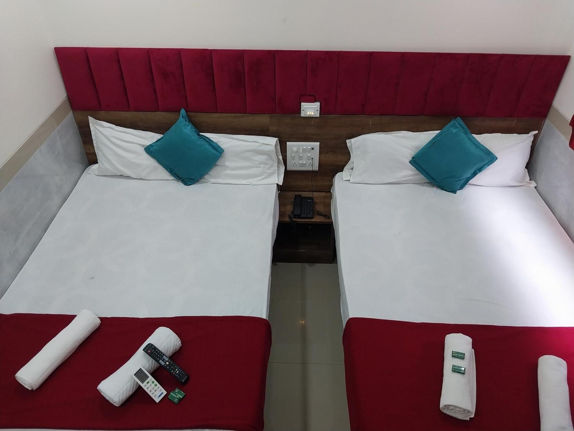 Hotel New Balaji Residency مومباي المظهر الخارجي الصورة