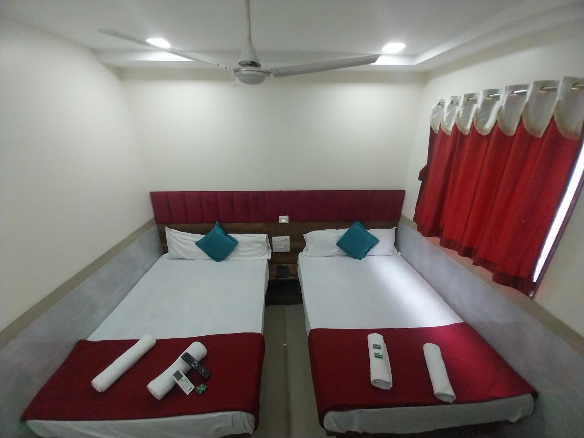 Hotel New Balaji Residency مومباي المظهر الخارجي الصورة