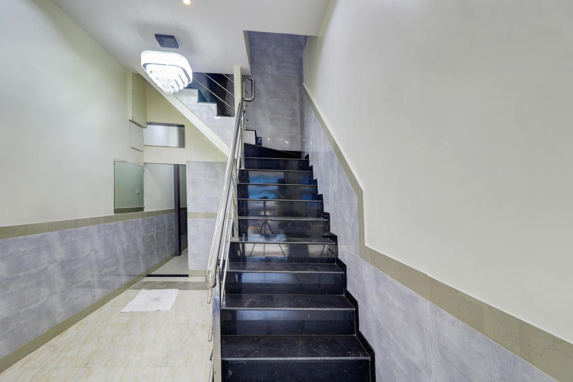 Hotel New Balaji Residency مومباي المظهر الخارجي الصورة